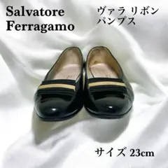 Ferragamo フェラガモ ヴァラ パンプス 黒×ゴールド6C（約23cm）