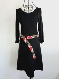 ブルーレーベルクレストブリッジ　黒　Aラインワンピース チェック柄ベルト付