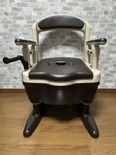 【美品】ポータブルトイレ 安寿ジャスピタ　肘掛け高さ調整可　処理袋30袋付き！ 美品】ポータブルトイレ 安寿ジャスピタ 肘掛け高さ調整可 処理袋30袋