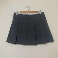 ユニクロ　プリーツスコート　ダークグレー　Lサイズ　ミニスカートのサムネイル