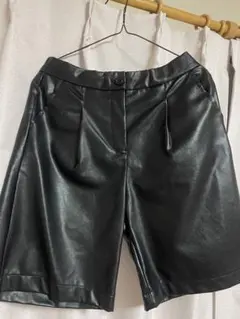 レザーハーフパンツ