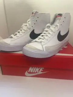 【新品未使用】NIKE BLAZER MID ’77 GS 23.5cm 箱付きのサムネイル