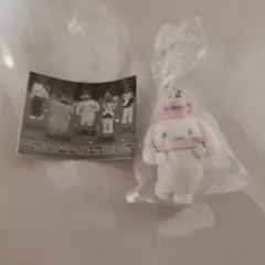 サンリオ カプセルトイ ライブキャラクター　ミニチュアチャーム　シナモロール