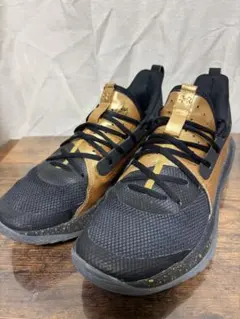 値下げ】Under Armour バスケットボールシューズ ブラック/ゴールド