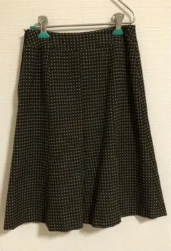 ブラウン　ライトグリーンドット柄 フレアスカート ひざ丈　ウエスト58cm