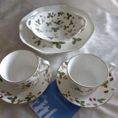 WEDGWOOD Wild Strawberry 食器セットのサムネイル