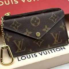 【新品近い】ルイヴィトン モノグラム ポルトカルト ヴェルソ コインケース