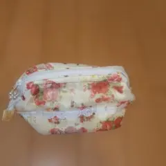 花柄ワイヤー入りポーチ