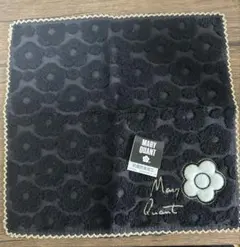 MARY QUANT ブラックハンカチ 花柄のサムネイル