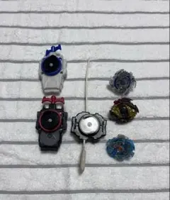 戰鬥陀螺組合（紅・藍・白・黑）