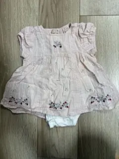 petit main プティマイン ロンパース いちご刺繍 ピンクのサムネイル