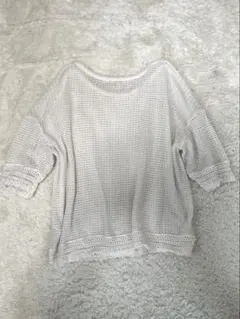 ホワイト　トップス　ワッフル編みのサムネイル
