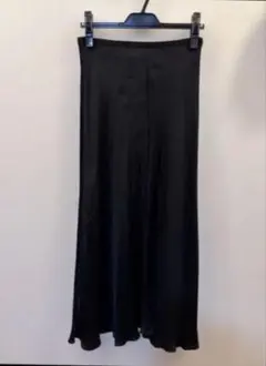 ZARA ブラック サテンフレアスカート ロング丈