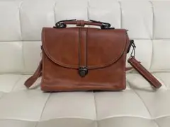 肩がけバック　ショルダーバック　レザーハンドバッグ　ブラウン