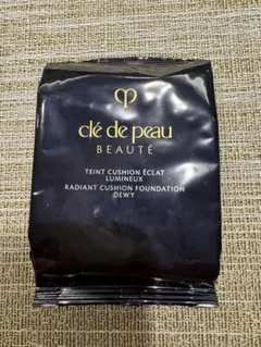 clé de peau Radiant Cushion Foundation