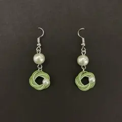 水引ピアス 緑 グリーン 梅結び お花のピアス ハンドメイドアクセサリー