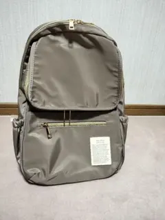 ベージュ ナイロン リュック 中型