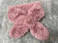 小ぶり短め　シンプルな　くすみピンクのファーティペット