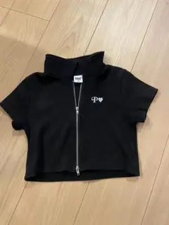 ANAP KIDS 黒いショート丈Tシャツ