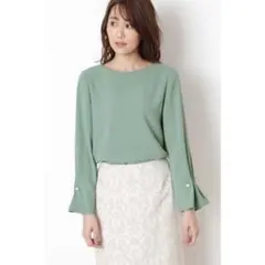 ☆ほぼ未使用☆ナチュラルビューティーベーシック　パールポイントスリーブブラウス