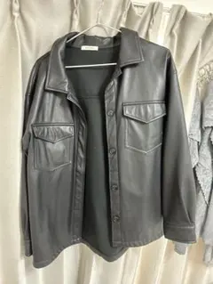 黒 レザー風 シャツジャケット
