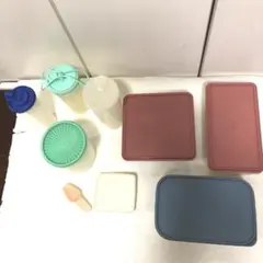 食品保存容器セット（青・緑・赤・白）タッパーウェアおまとめ