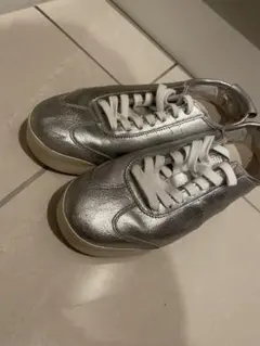 期間限定大幅値下げ　Onitsuka Tiger シルバー スニーカー