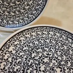ポーリッシュポタリー黒白花柄2枚セット　19.5cmのサムネイル