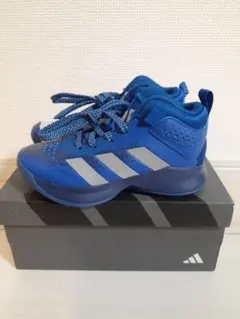 【激安】新品 adidas 人気 スニーカー！