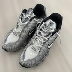 NIKE SHOX TL シルバー　26.5のサムネイル