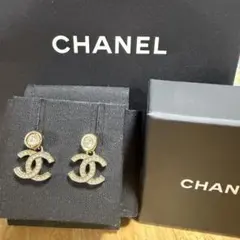 超美品】CHANEL ピアス ココマーク 19 ラインストーン B22 A - メルカリ
