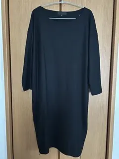 UNTITLED 濃紺 ウール シンプル ウールのワンピース