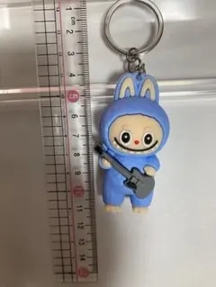 あ*ん様 ラブブのギターキーホルダー 約8cm