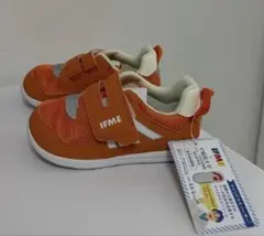 Item thumbnail for item 0e8201e4-8b3b-47dc-bab6-9133da7e6601