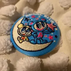 ナルミヤ 刺繍缶バッジ　エンジェルブルー