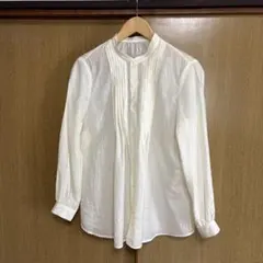 ベージュプリーツ長袖シャツ