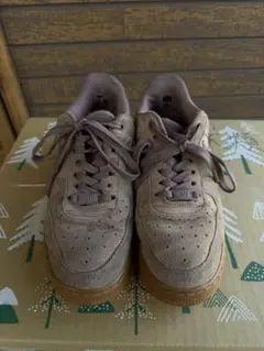 Nike Air Force 1 スエード ブラウン