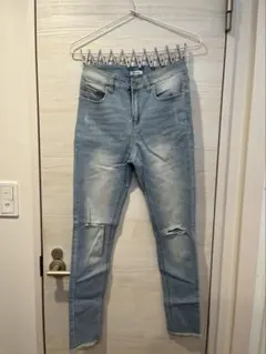 スキニーデニムパンツ ダメージ加工 ライトブルーのサムネイル