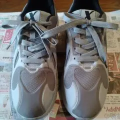 Xrun グレー スニーカー