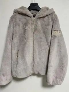 【TATRAS】ユモラ ボアブルゾン ライトグレー YUMOLA 01