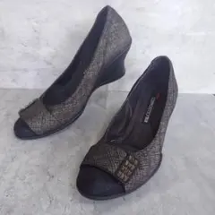 【美品】コンポジション9 バックル パンプス ウェッジソール ビジュー ベルトのサムネイル