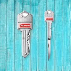 2025年最新】シュプリーム小物の人気アイテム - メルカリ