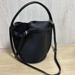 ショルダーバッグ ハンドバッグ 2WAY ブラック　黒　鞄　バッグ　筒状