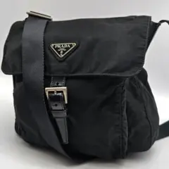 プラダ ショルダーバッグ 三角ロゴプレート 白タグ ナイロン ブラック フラップのサムネイル
