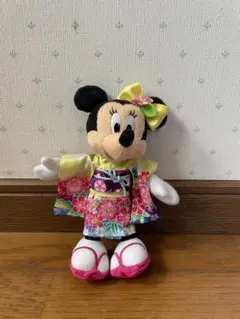ディズニー　ミニーマウス　振袖　ぬいぐるみバッジ