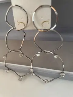 ピアス　シルバー　フープ　3連　キラキラ　揺れる