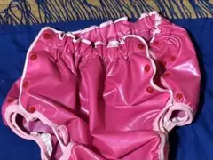 おむつカバー ピンクビニール Mサイズ 艶々 ピンク可愛い 金属ホック