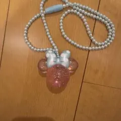 ディズニー ミニー　光るおもちゃ　ネックレス　ペンダント