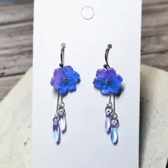 青い雪の結晶とダガービーズピアス、イヤリング無料交換できます