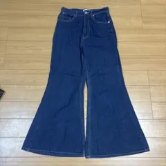 フレアデニムパンツ